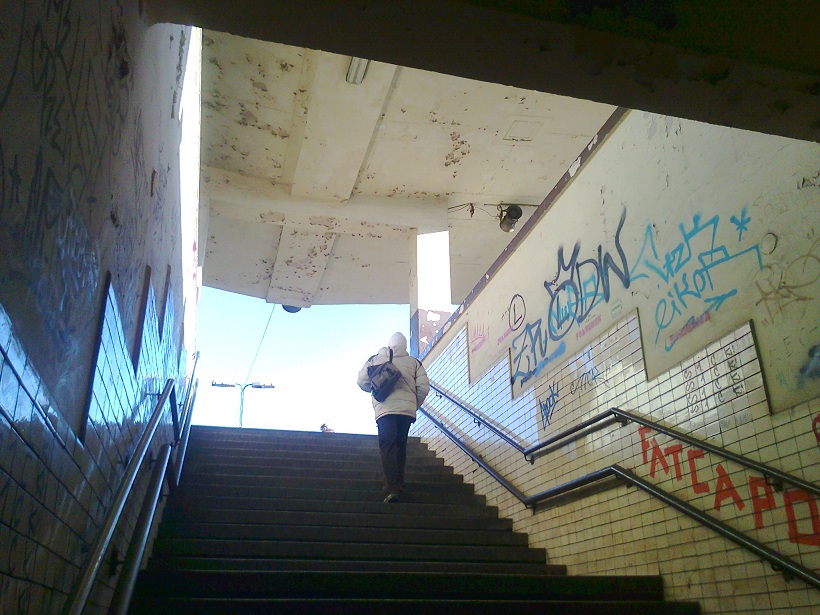 04 Żyrardów graffiti dworzec PKP.jpg