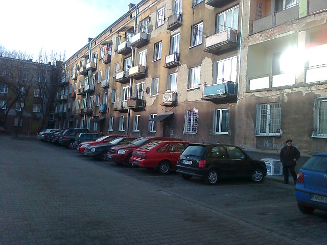 14 Żyrardów zapomnieli wyremontować tyłu.jpg