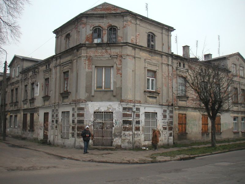 15 Żyrardów zaniedbana ulica.jpg