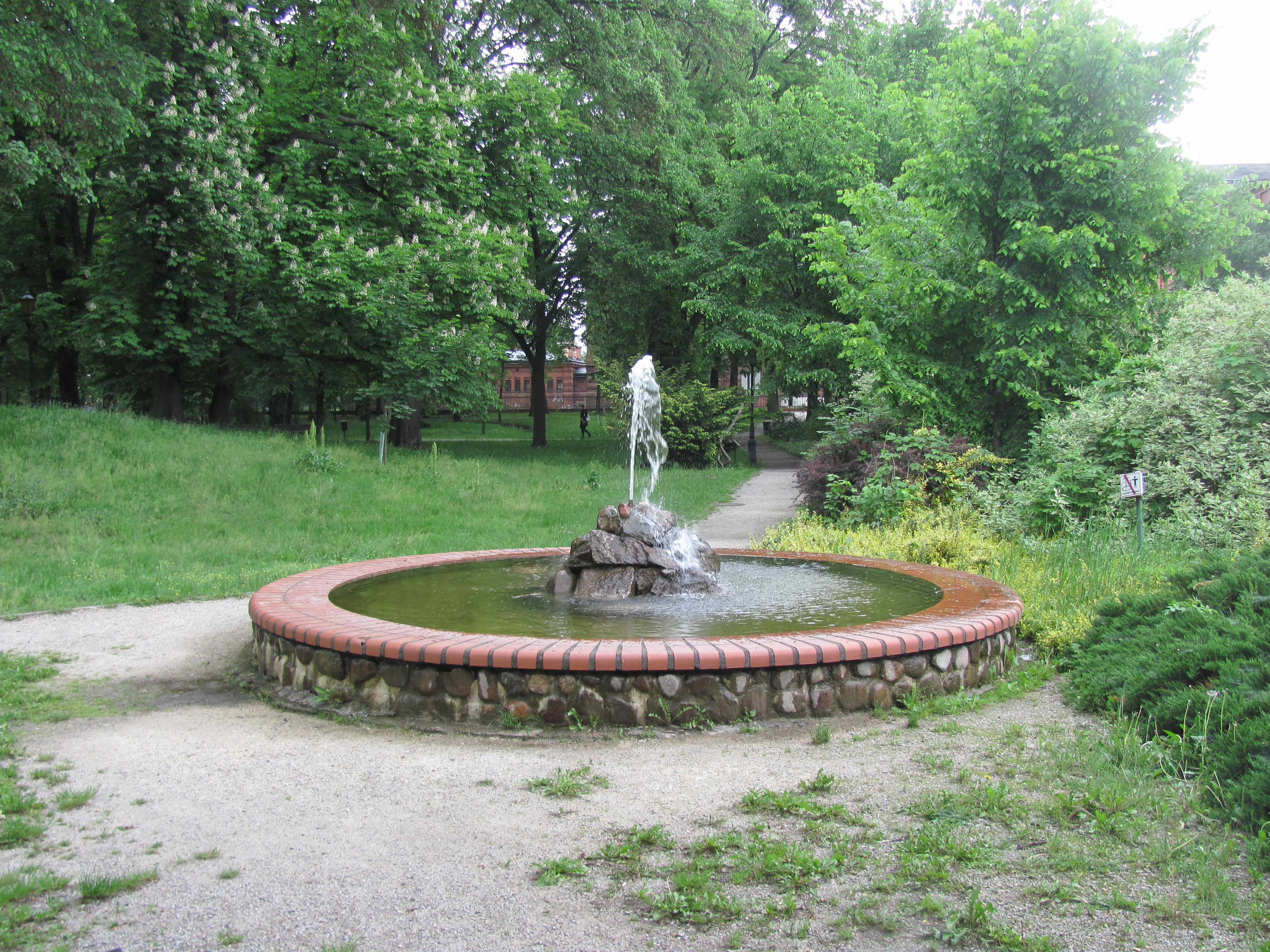 Fontanna Żyrardów Park Dittricha.JPG