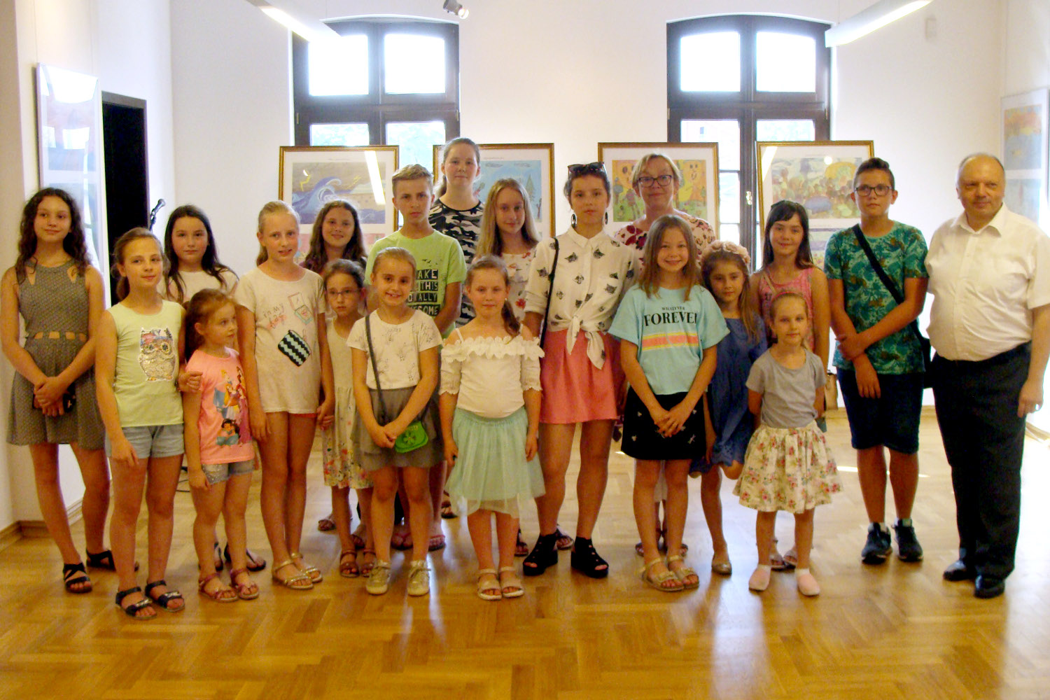 Świat wokół nas wystawa w Galerii Resursa.JPG