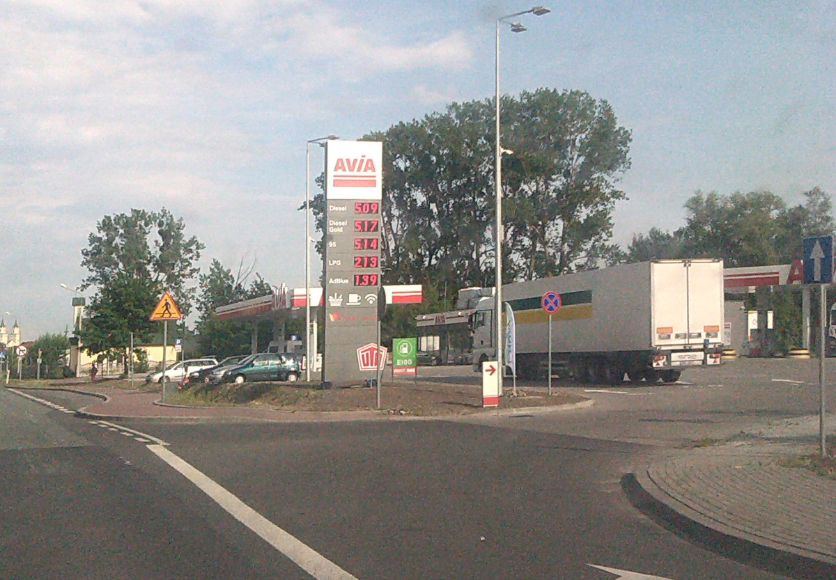 AVIA nowa stacja w Wiskitkach.jpg