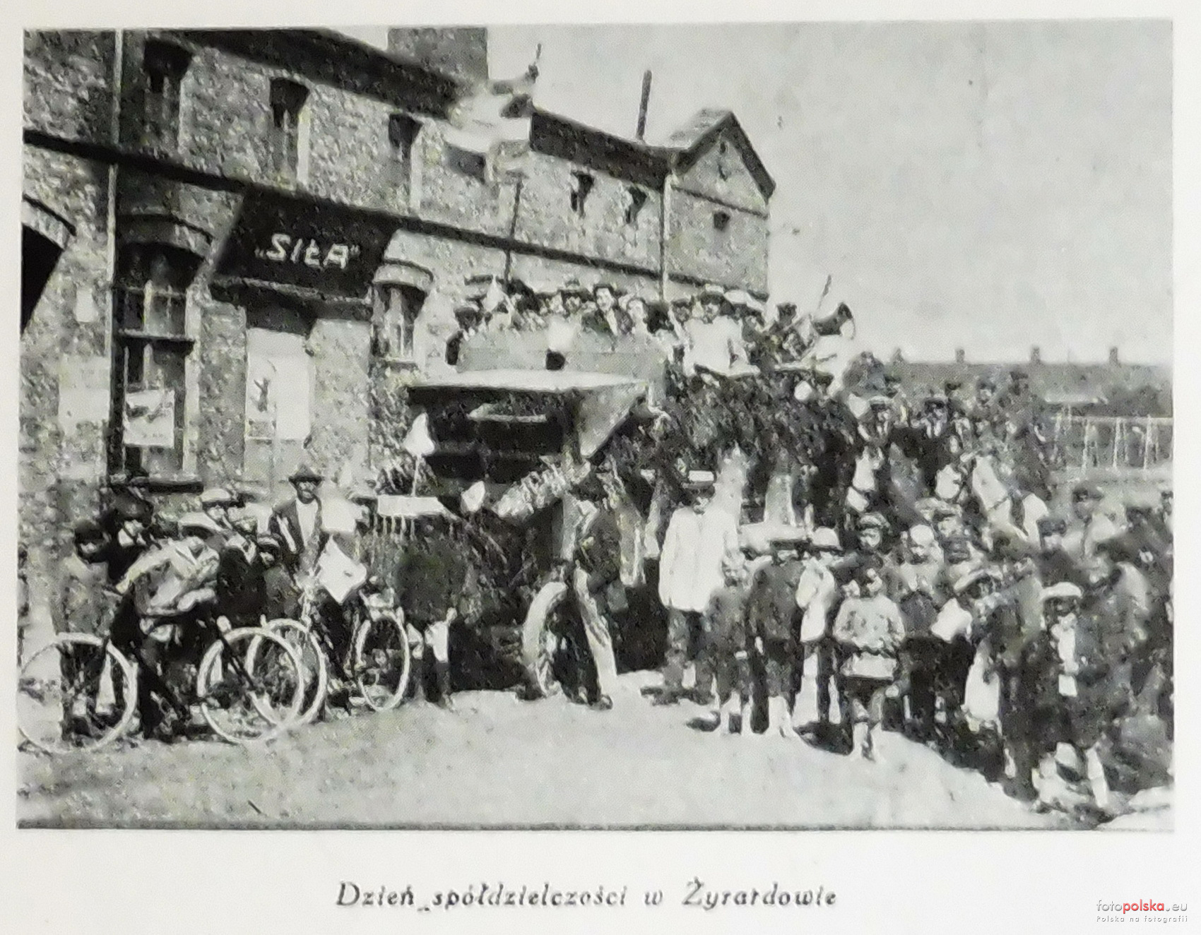 Budynek spółdzielni Siła w Żyrardowie - Tygodnik Ilustrowany.jpg