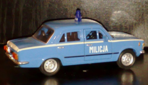 Milicja Duży Fiat.jpg