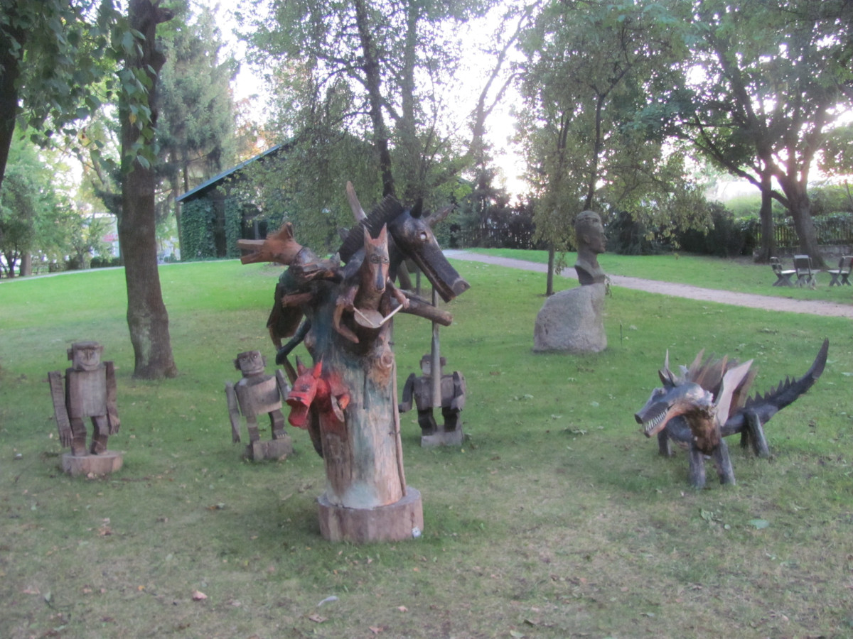 Zwierzęta Józefa Wilkonia małe.JPG