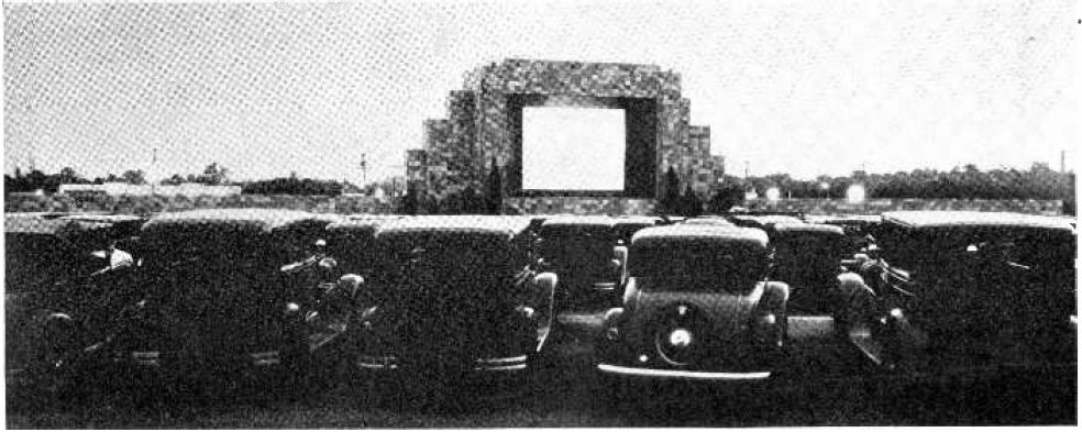 First drive in theater 1933.jpg