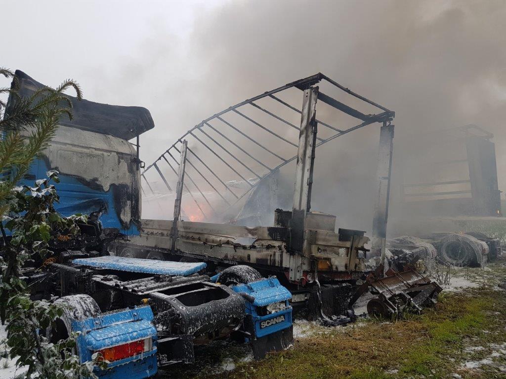 Pożar samochodów w Cygance wypalone auta.jpg