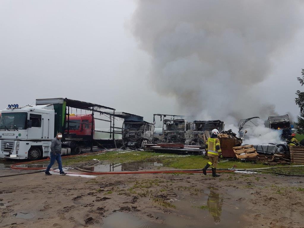 Pożar samochodów w Cygance.jpg