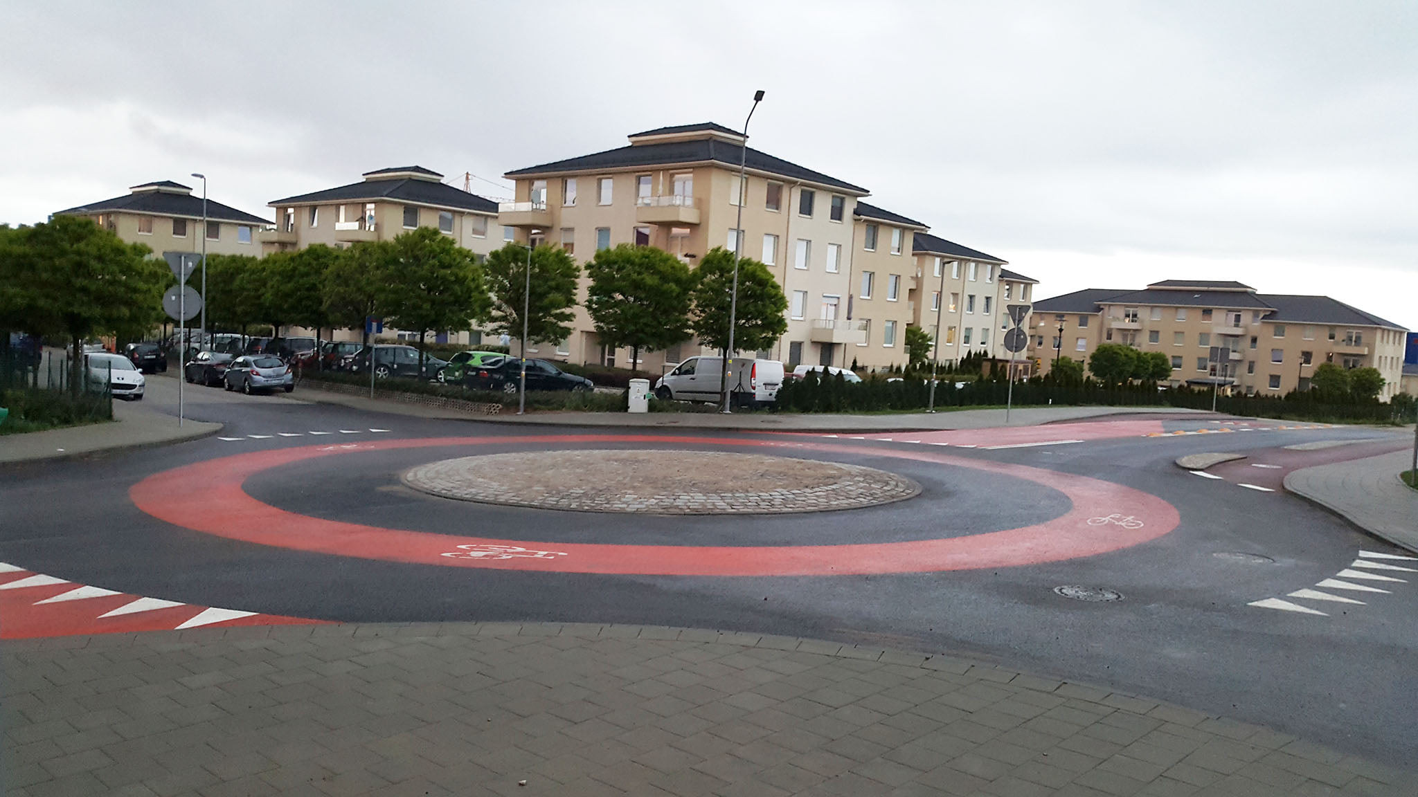 Rondo bezpieczne.jpg