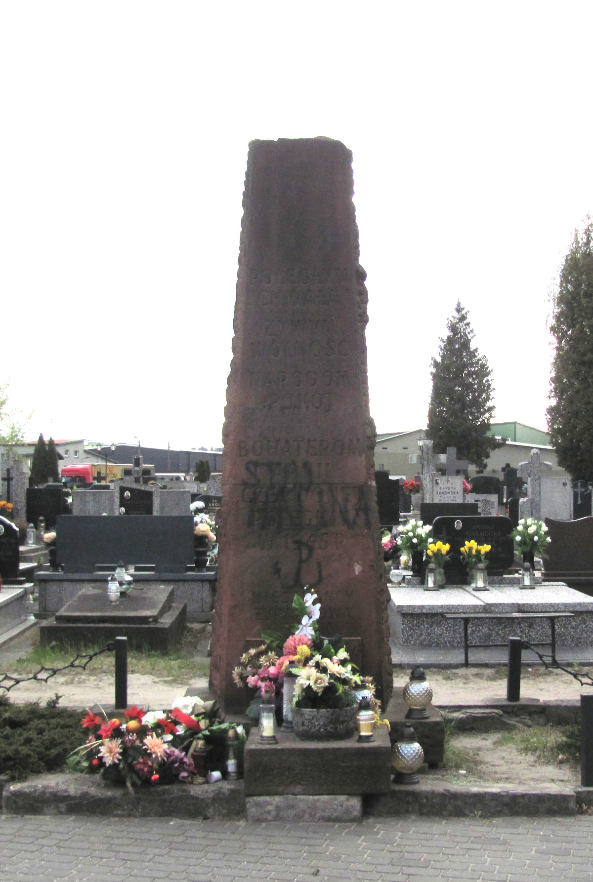 Pomnik Rosjan poległych w 1945 roku.JPG