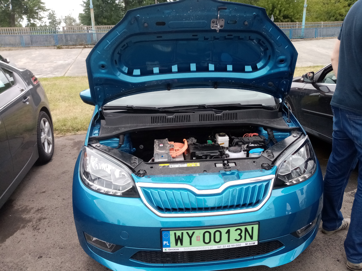 Samochód elektryczny Skoda Citygo e Przód.jpg