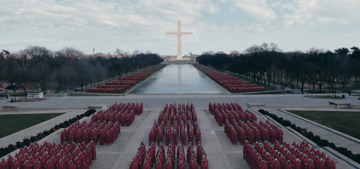 Krzyż opowieść podręcznej.jpg