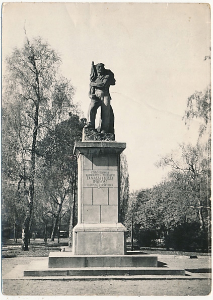 Pomnik ku czci poleglych Żolnierzy AL.jpg