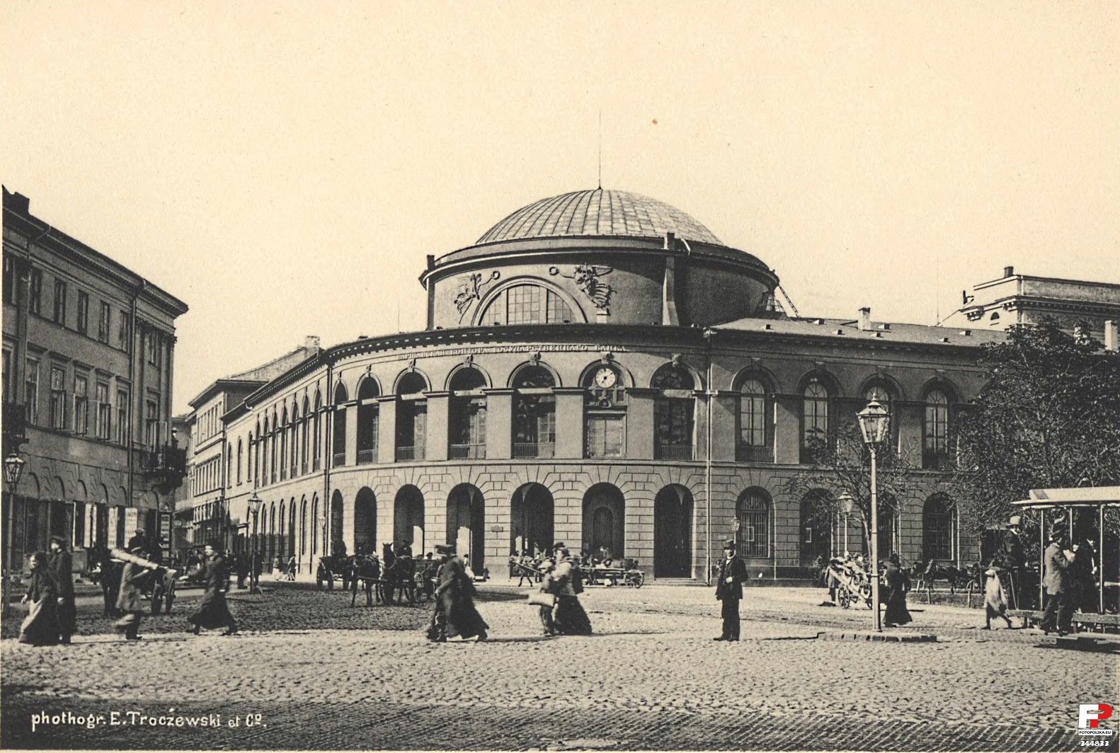 Chronotermometr czyli Termometrograf de Girarda na Budynku Banku Państwa.jpg