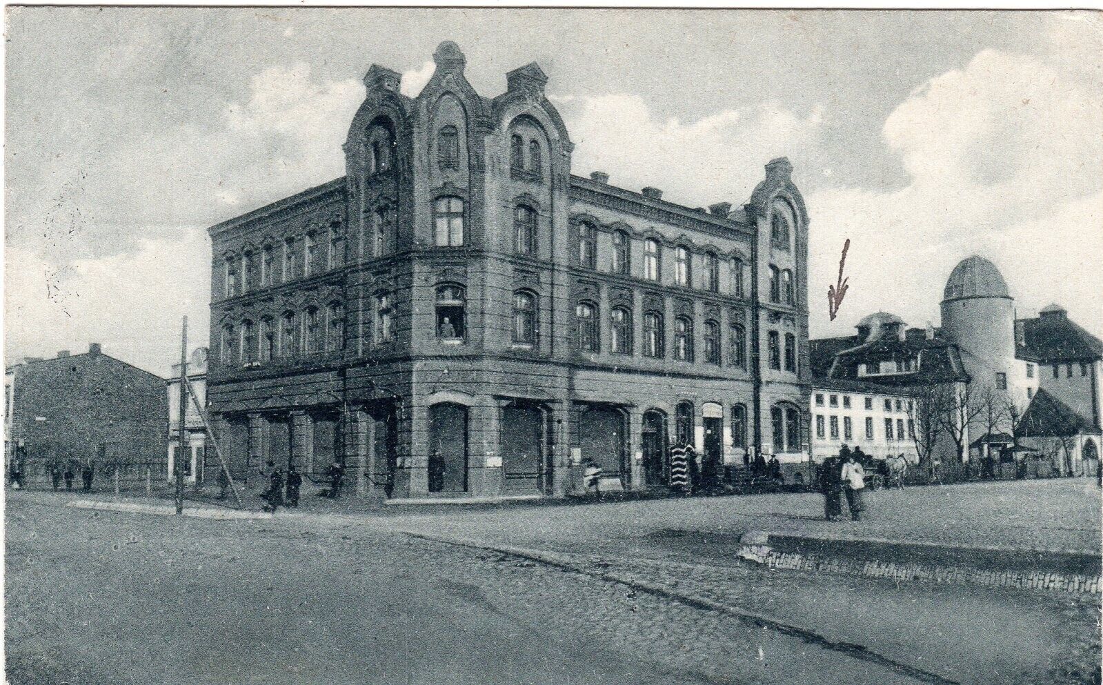 Żyrardów Plac Jana Pawła Magistrat.jpg