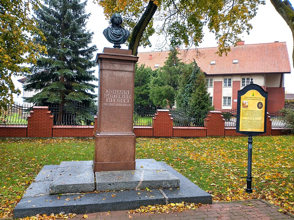 Herder pomnik Morąg.jpg