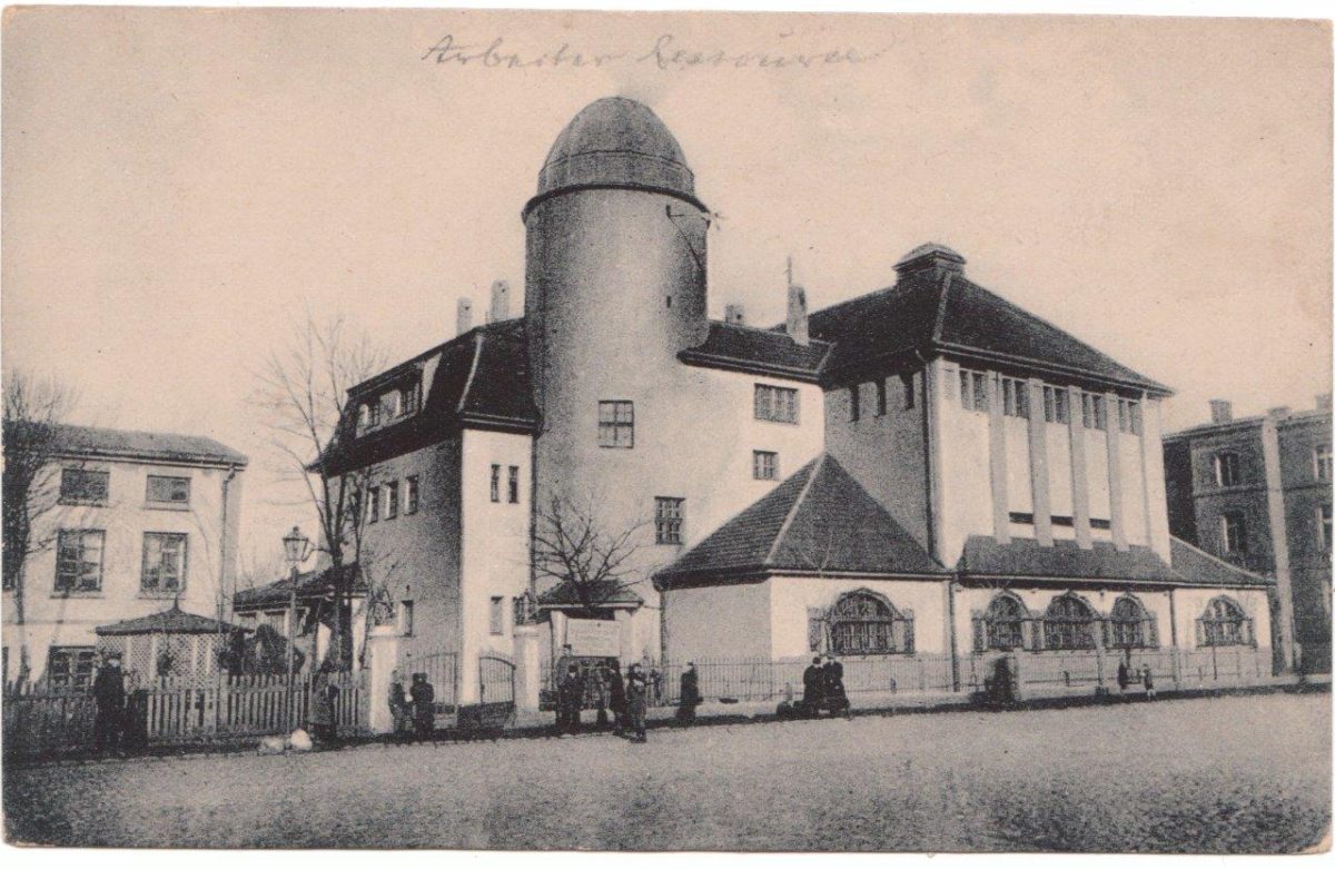 Dom Ludowy obecne centrum Kultury.jpg