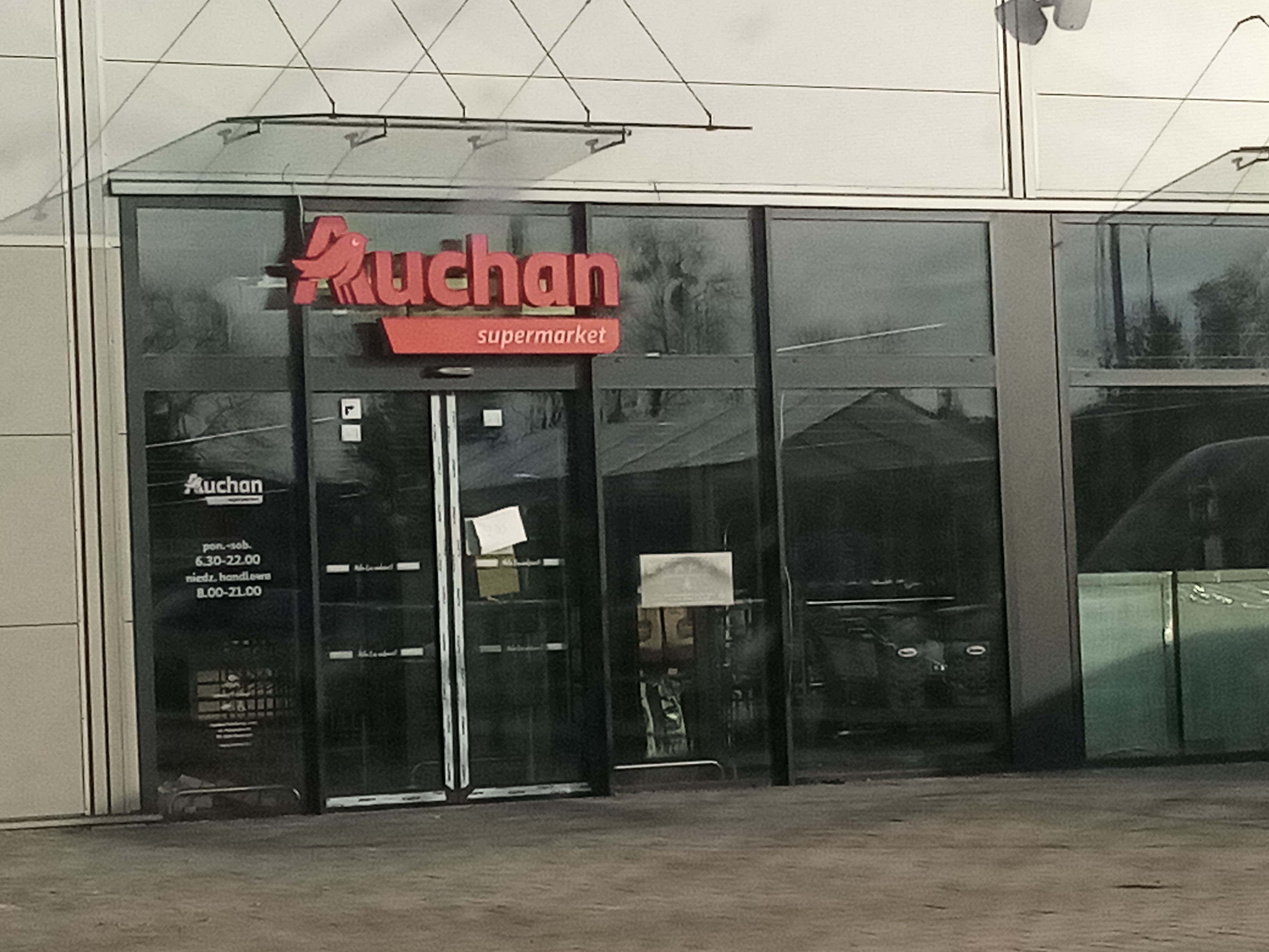 Auchan Supermarket.jpg