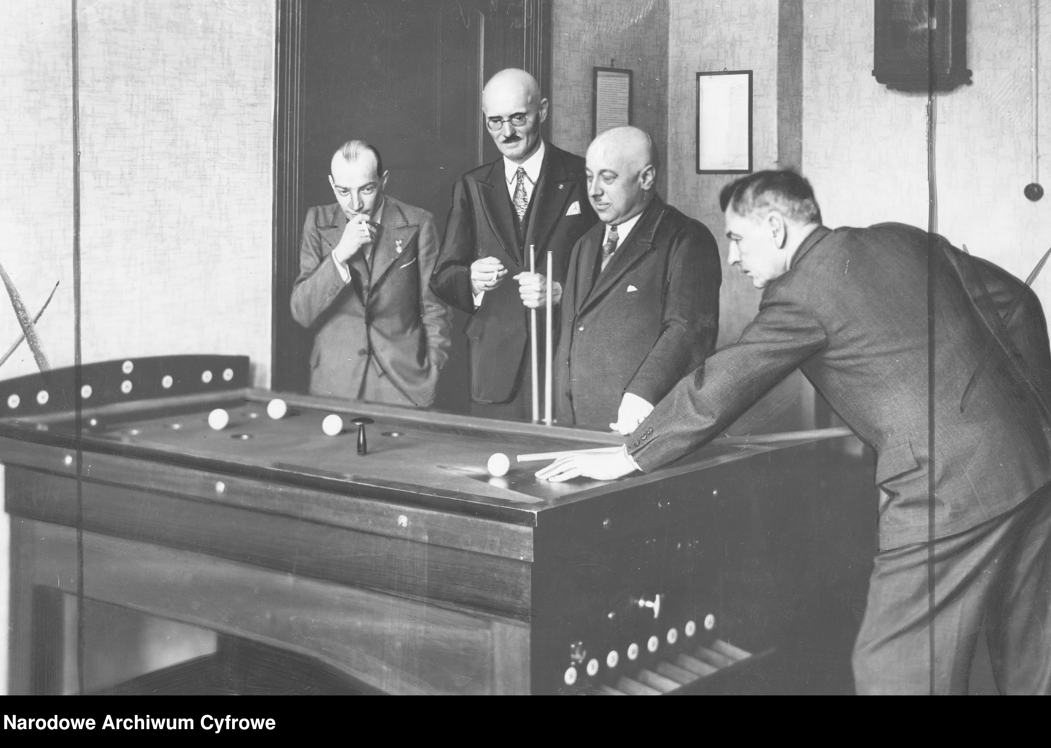 Bilard z Grzybkiem zdjęcie 1935.png